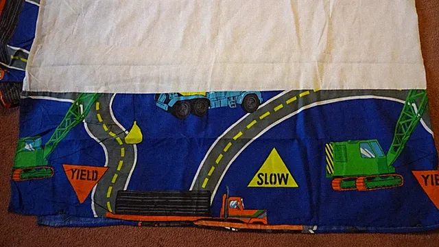 BED SKIRT Bedskirt Kids Boy Construction Semi Trucks Cranes Tractors Twin Size