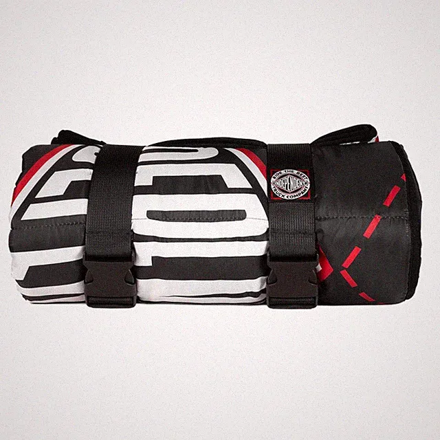 Independent Trucks BTG PIVOT Quilted Stadium BLANKET BLACK/RED/WHITE 81"x 56"